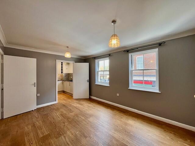 Apartment in Hemel Hempstead - View 4