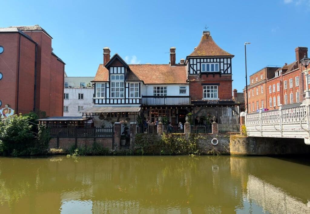 Main image of property: 89 High Street, Tonbridge, TN9 1DR