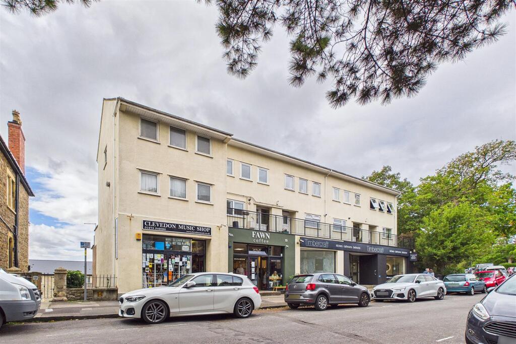 Prime Mid-Clevedon location photo 2