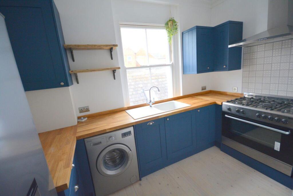 Apartment in Thanet, Margate - View 4