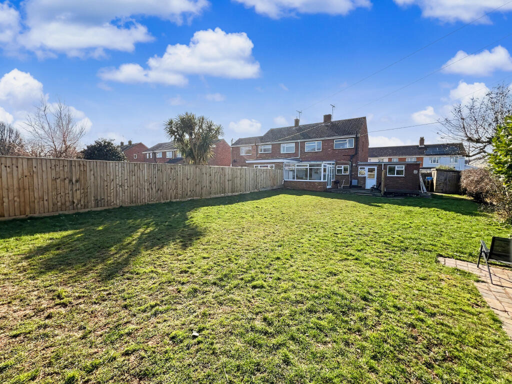 3-bed semi-detached on Three bedroom home with HUGE garden! Exciting potential to extend STPP, £300,000