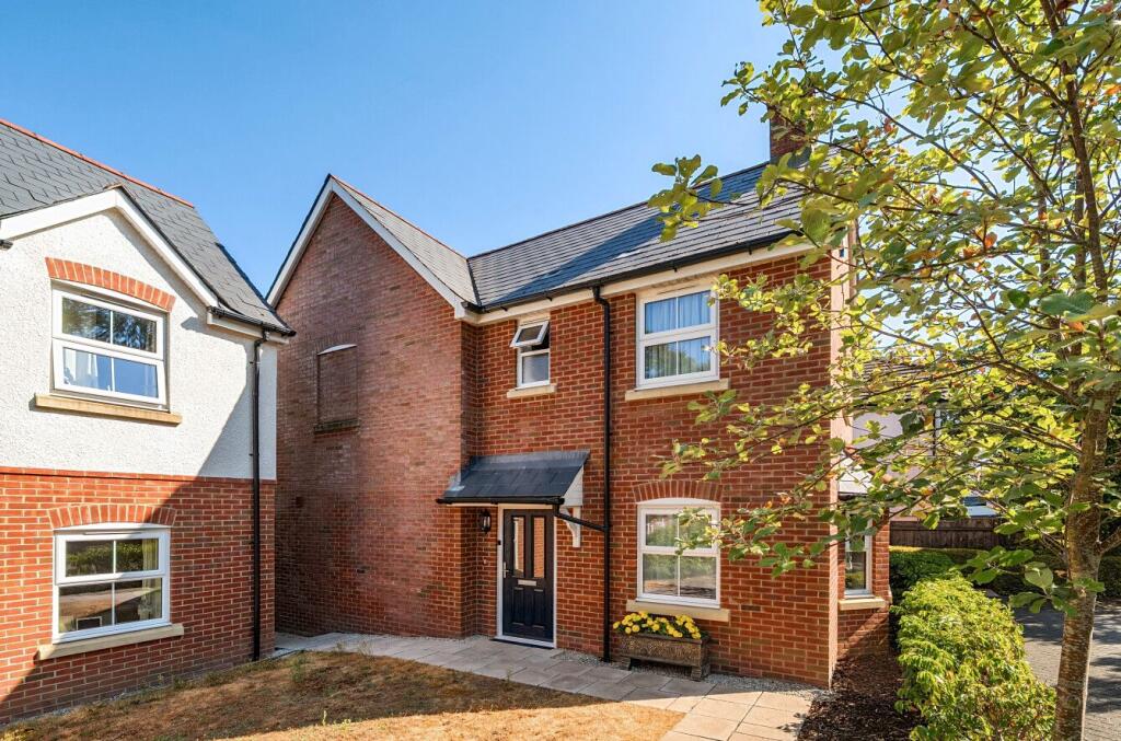 Ringwood Road, St Ives, Ringwood, BH24