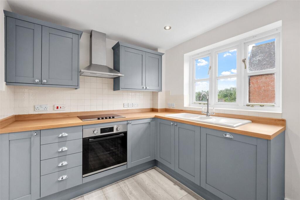 House in Dorchester, Charminster - More
