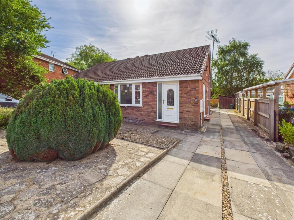 2-bed bungalow on Headlands Close, Bridlington, £169,950