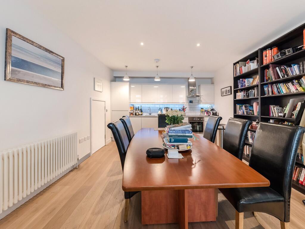 Apartment in London, Chinatown - View 2