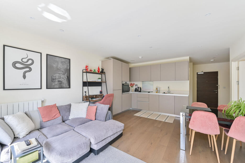 Apartment in London - More
