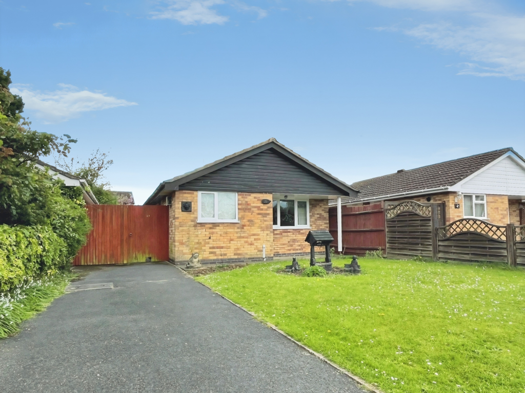 Main image of property: 29 Sunnymead, Werrington