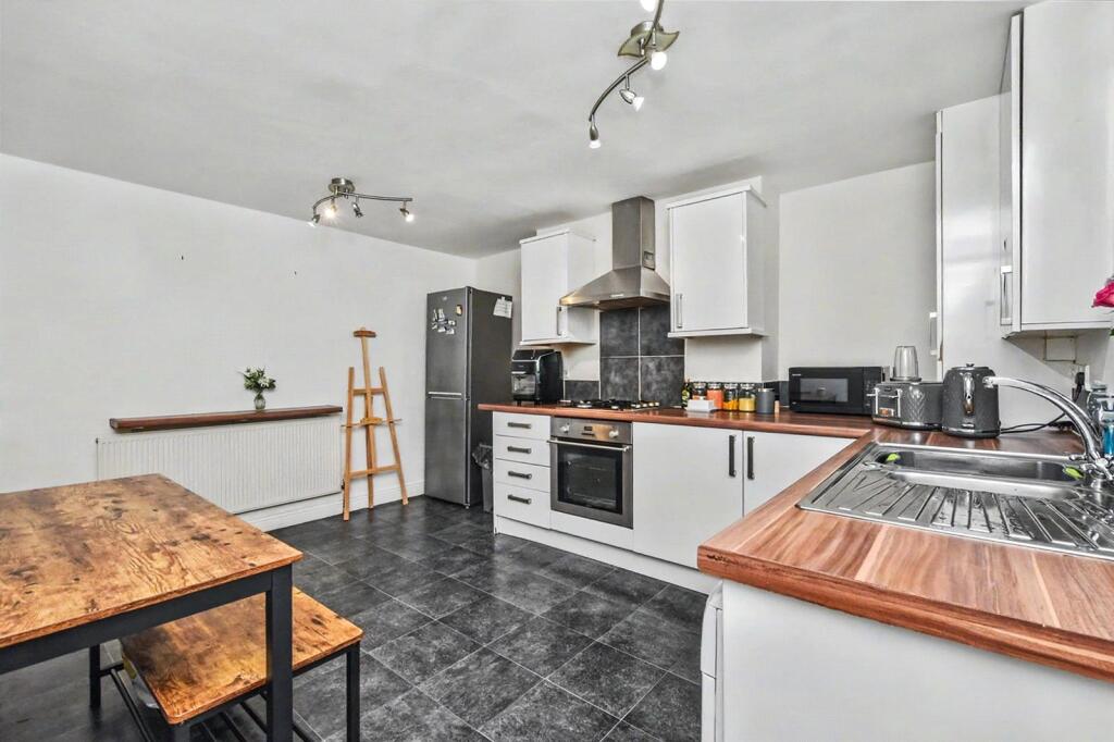 House in Pudsey, Stanningley - View 2