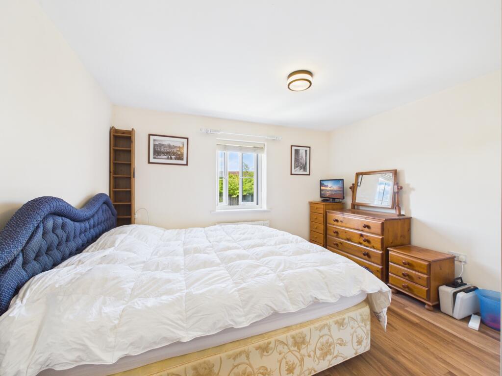 House in Horsham, Broadbridge Heath - View 4