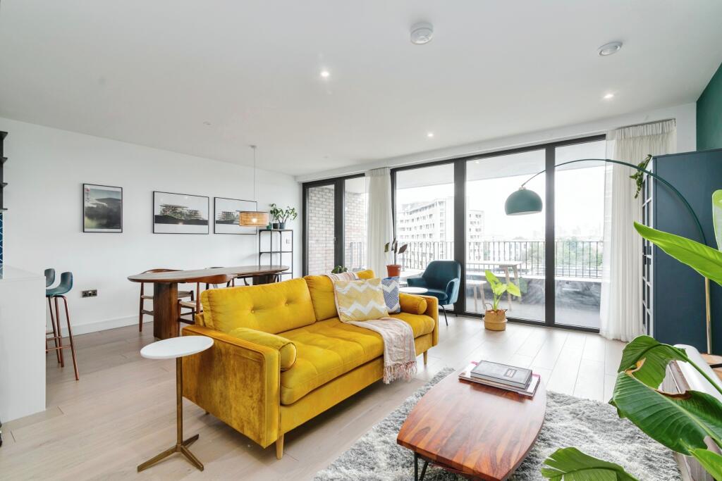 Main image of property: Rosewood Building, Gorsuch Place, E2