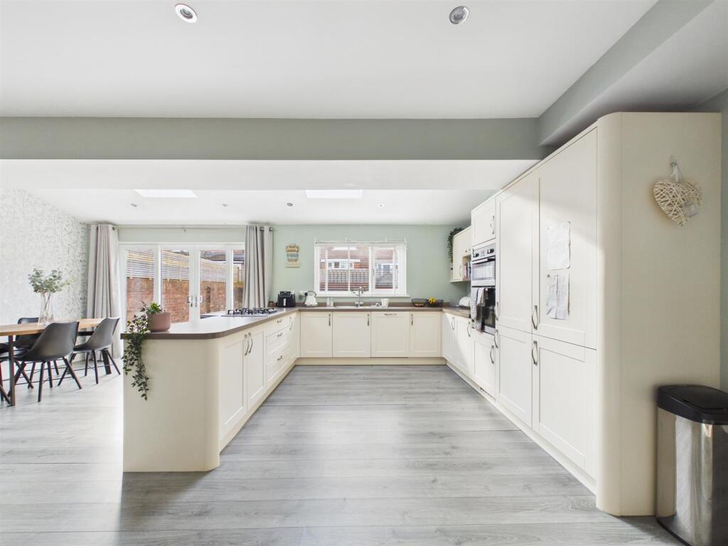 The Broadway, Cullercoats - View 4