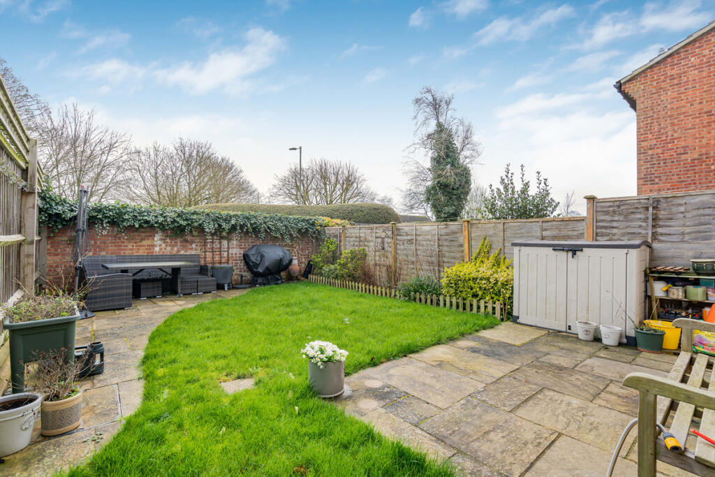 Medina Gardens, Bicester, OX26 photo 3