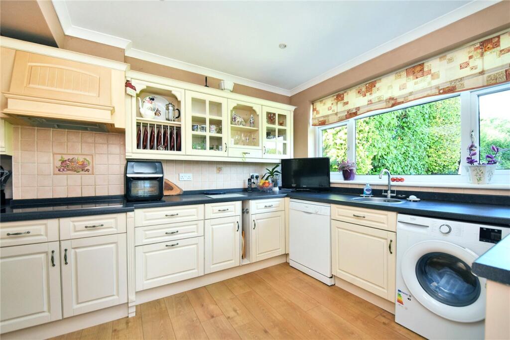 House in Reigate and Banstead, Chipstead - View 4