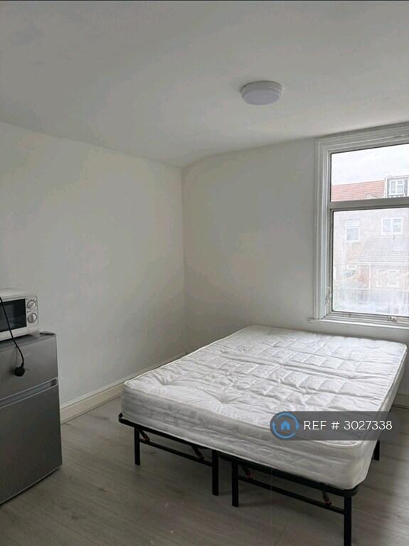 Main image of property: Ruskin Avenue, London, E12