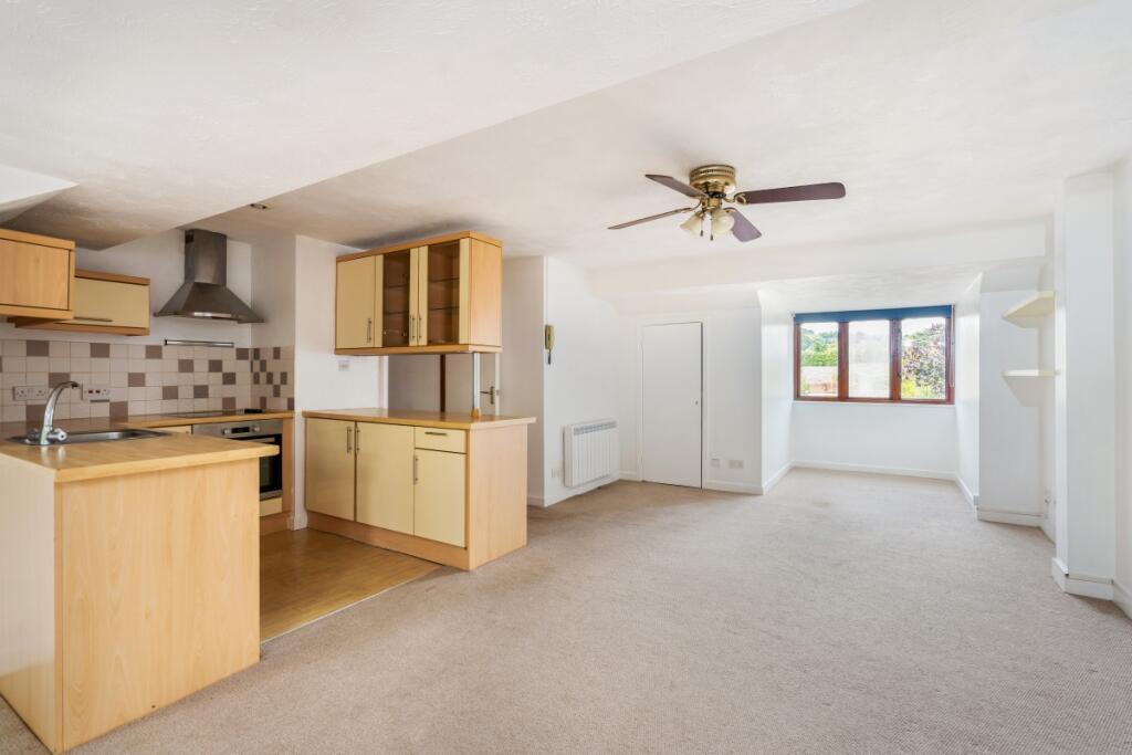 Main image of property: Holmesdale Road, Reigate RH2