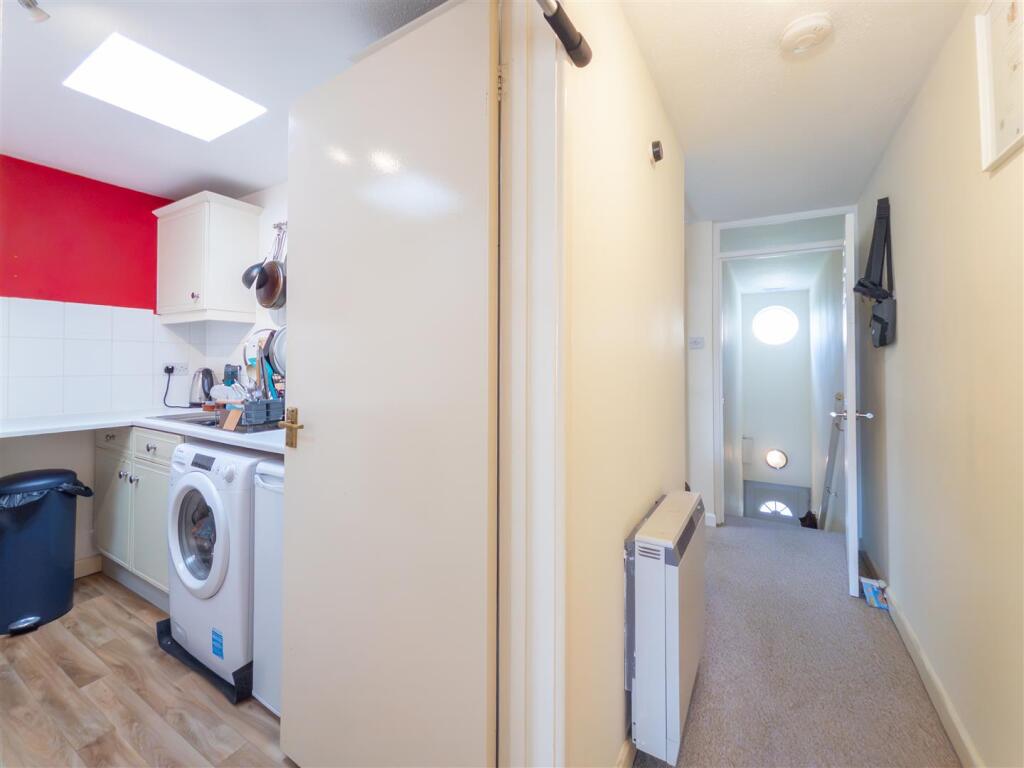 Apartment in Swindon - View 5