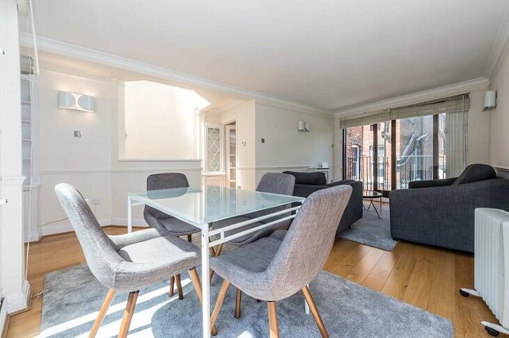 2 bedroom mews property for rent