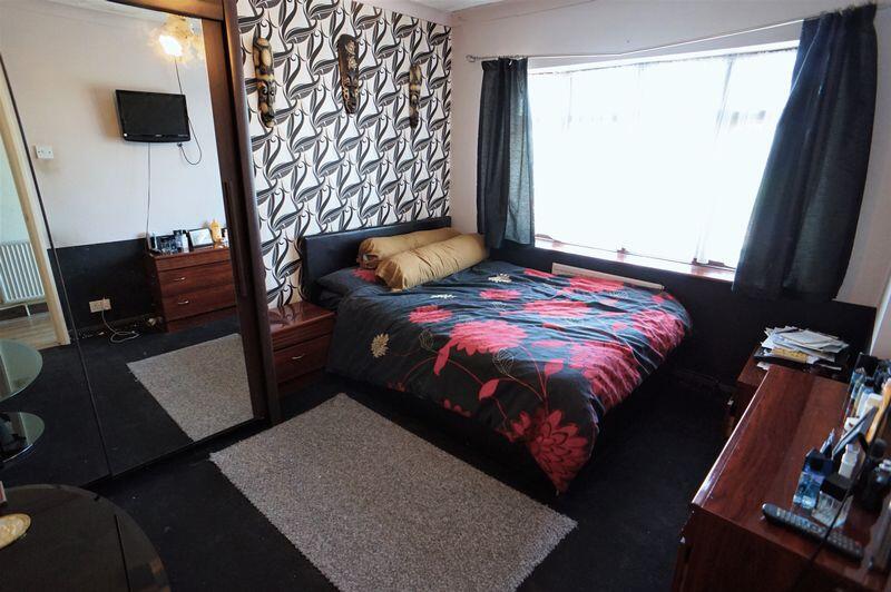 House in Southend-on-Sea - View 5