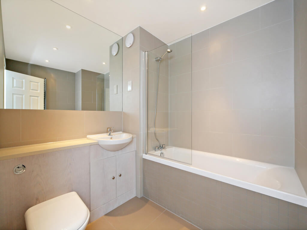 Apartment in London - View 5