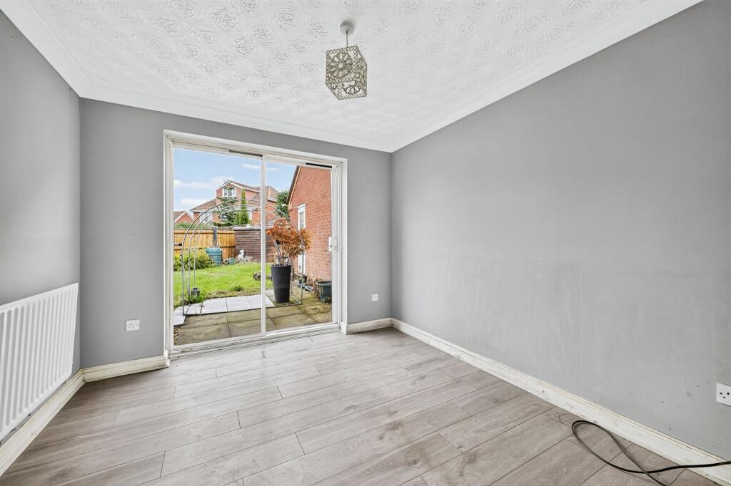 Limlow Close, Northampton photo 4