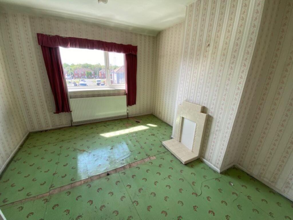 22 Oakfield Grove, Farnworth, Bolton, BL4 9SW photo 4