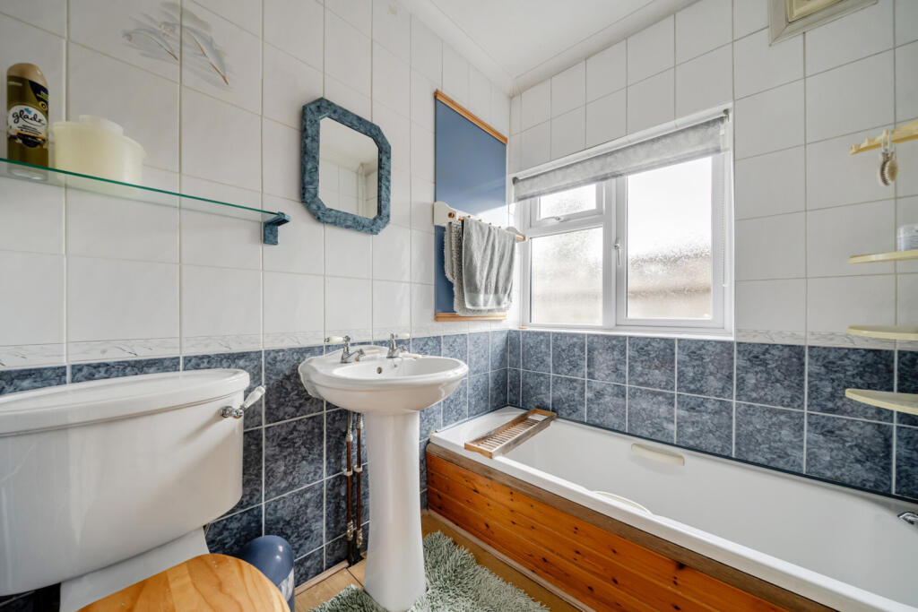 House in Bromley - More