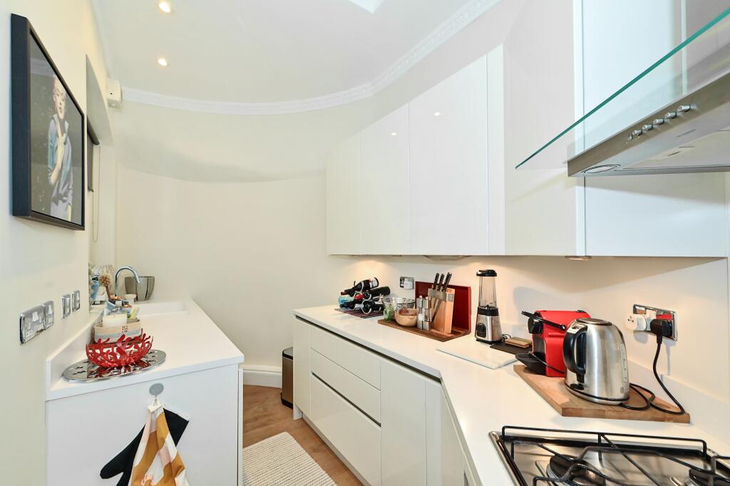 Apartment in London - More