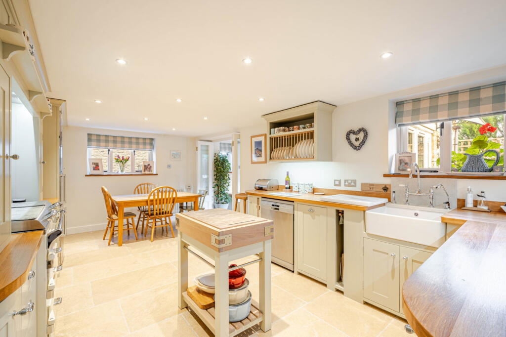 House in Swindon - View 5