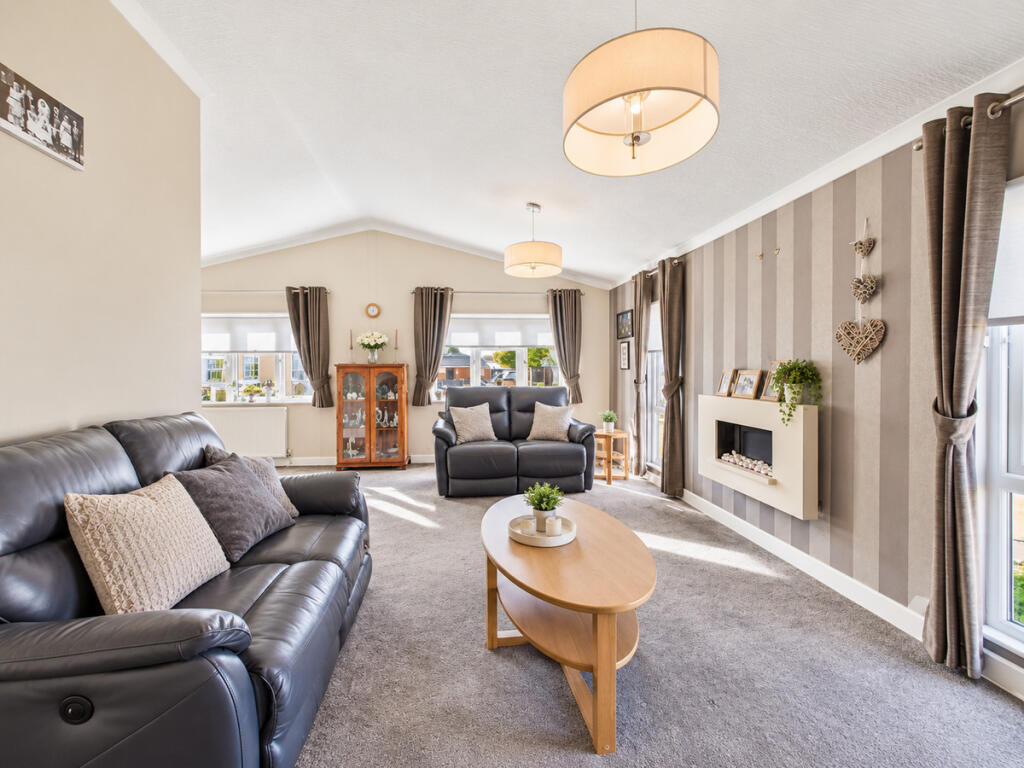 House in Castle Point, Canvey Island - View 5