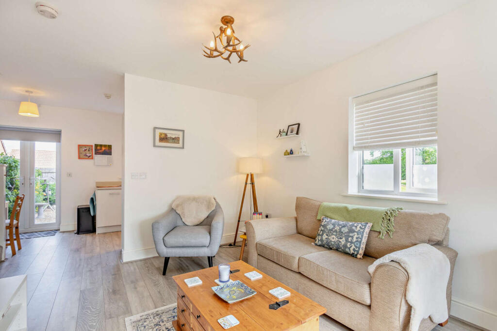 17, Cricketers Way photo 4