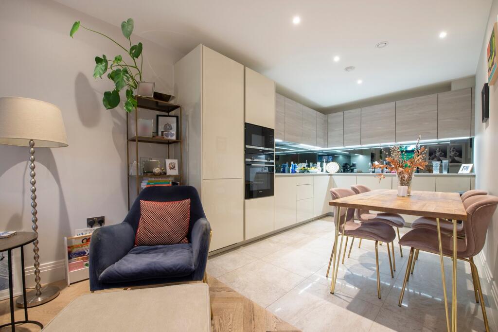 Main image of property: The Westbury, Holden Road, Woodside Park, N12