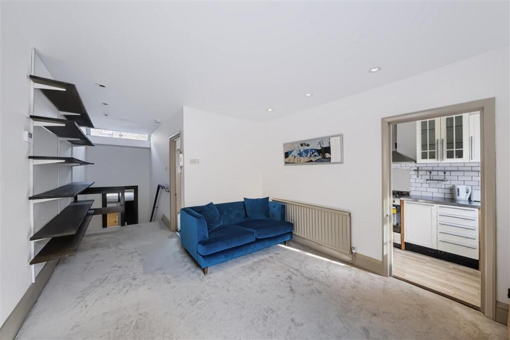 Apartment in London, Tachbrook Estate, Pimlico - View 4