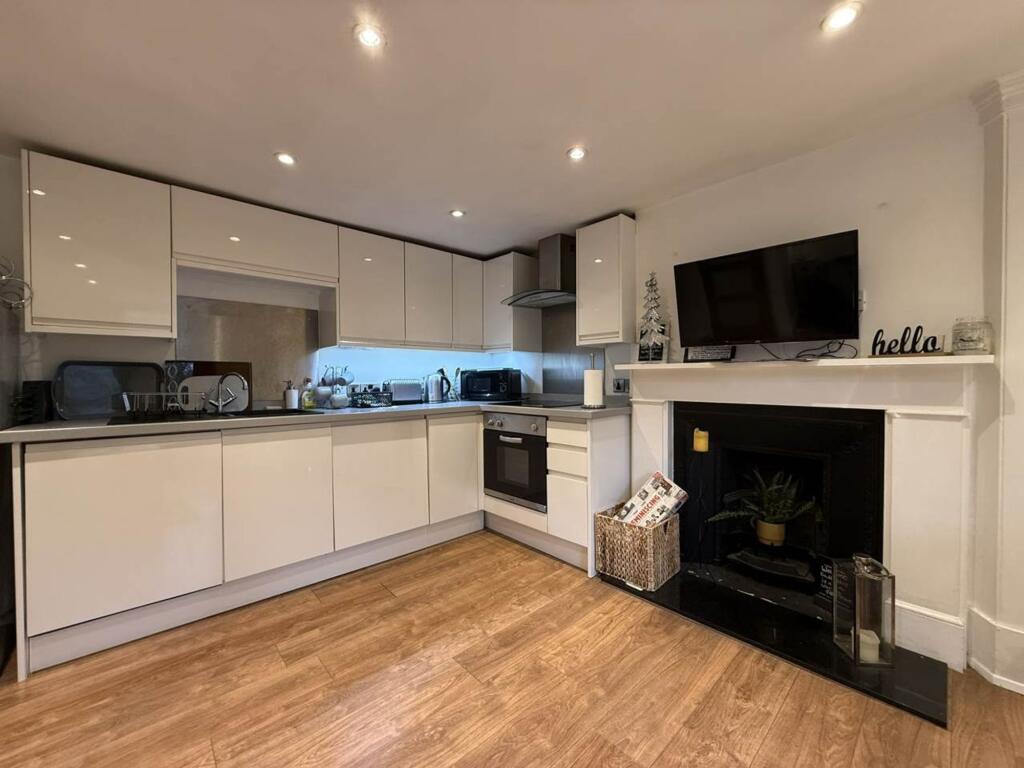 Apartment in Tonbridge - View 5
