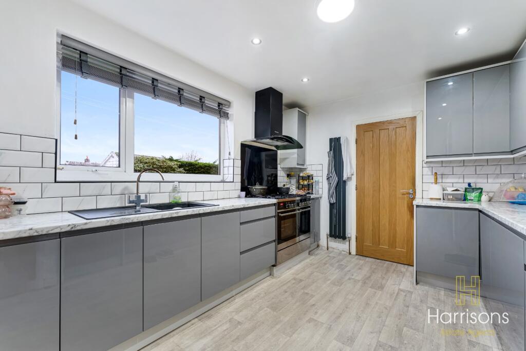 7, Amberley Close photo 4