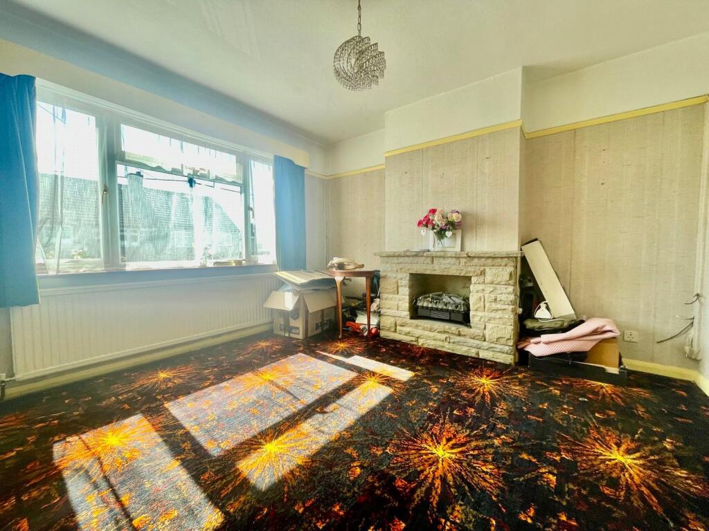 House in Swanley, Hextable - More