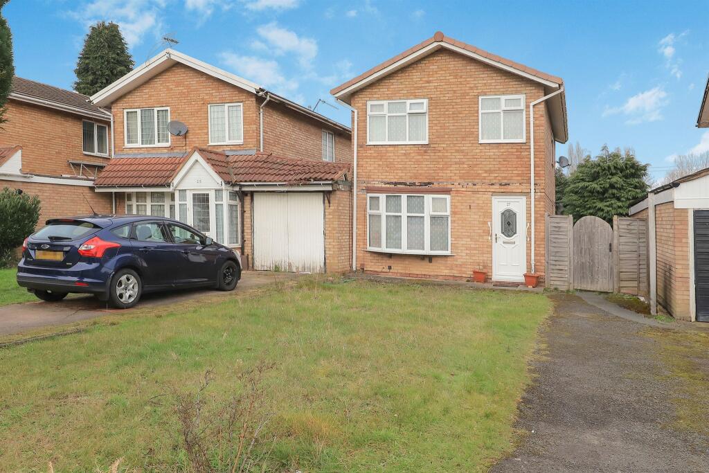 3-bed detached on Denmore Gardens, Eastfield, Wolverhampton, £200,000