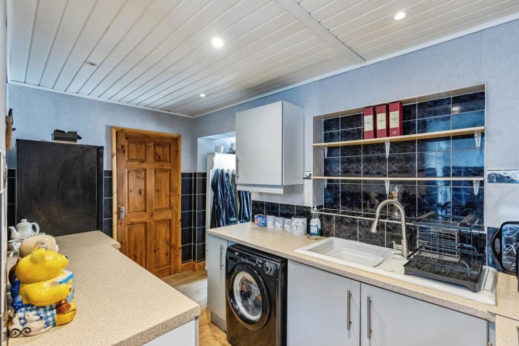 House in Kettering, Avondale - View 4