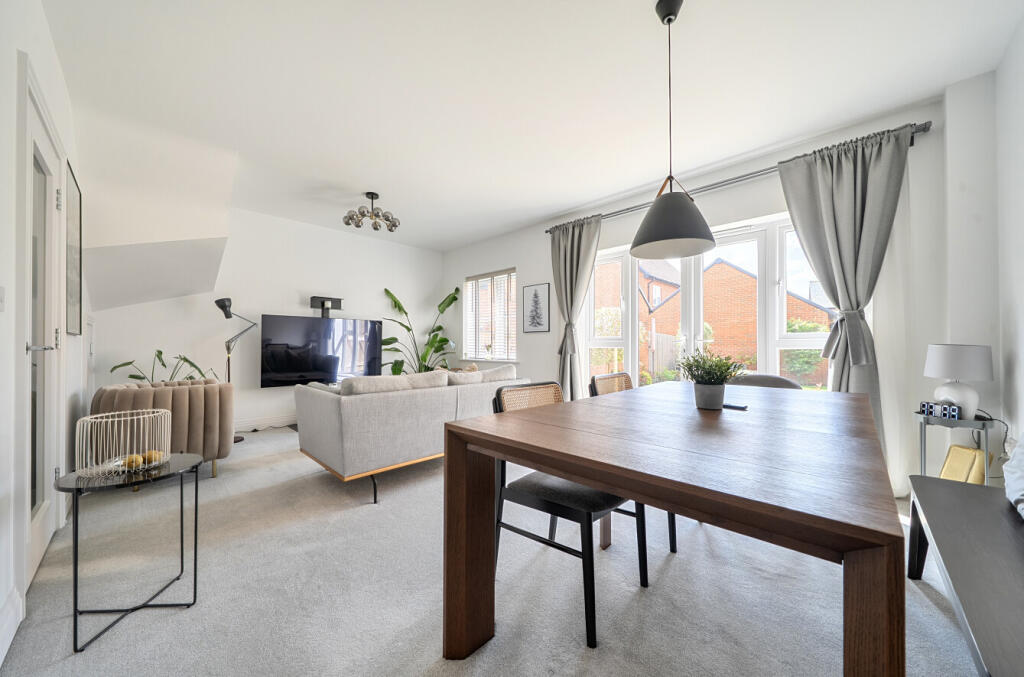 House in Berkshire, Warfield - View 3