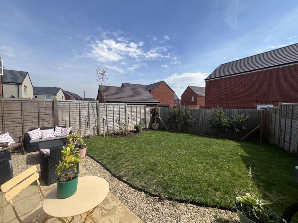 House in Stroud, Cam - View 2