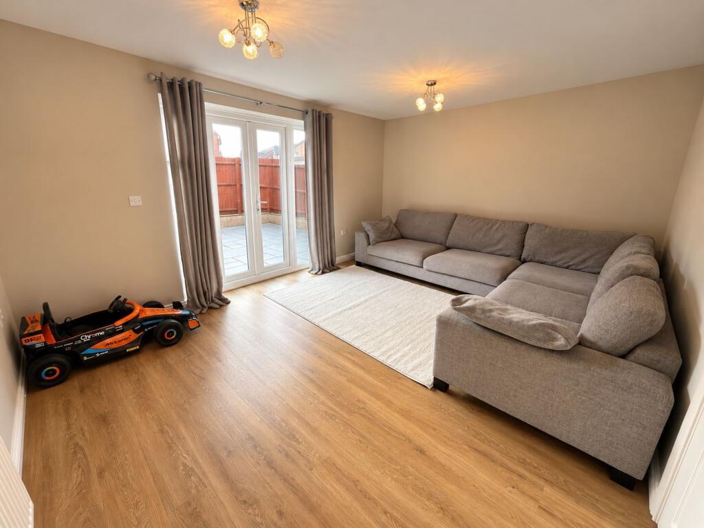 House in Caerphilly, Churchill Park, St Martins - More