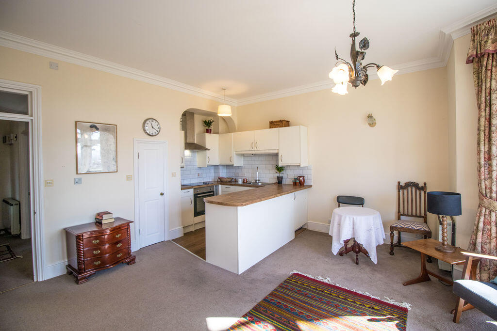 Springhills, Henfield photo 4