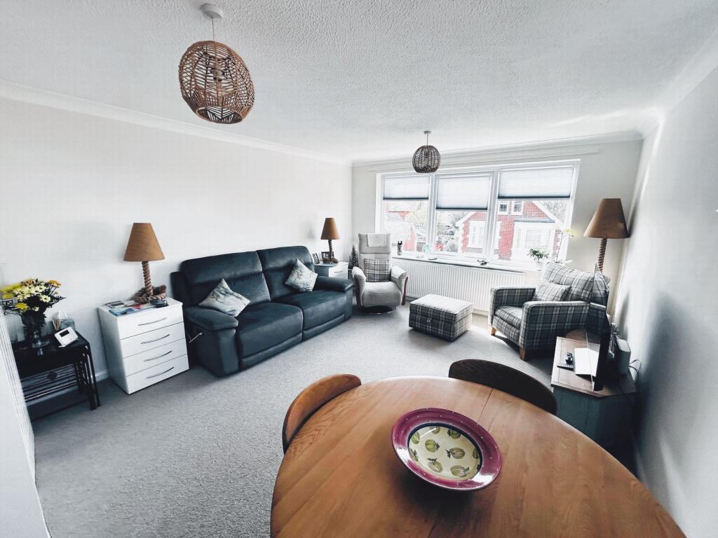 Apartment in East Suffolk, Felixstowe - View 2