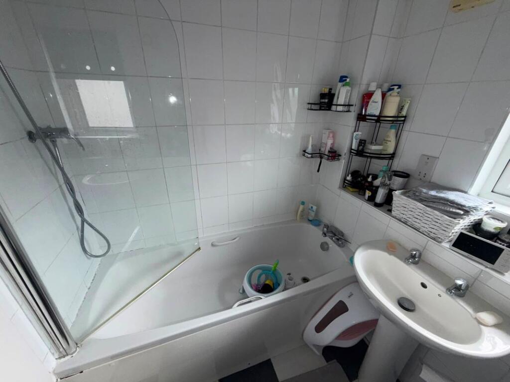 House in Glasgow, South Lanarkshire - View 5