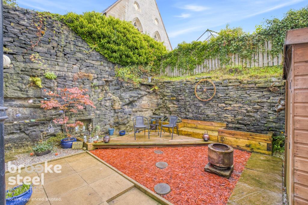 House in Bolton - View 4