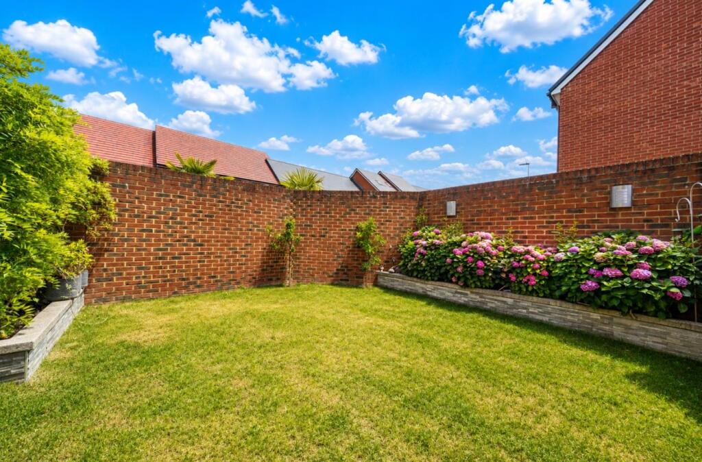House in Reading - View 4