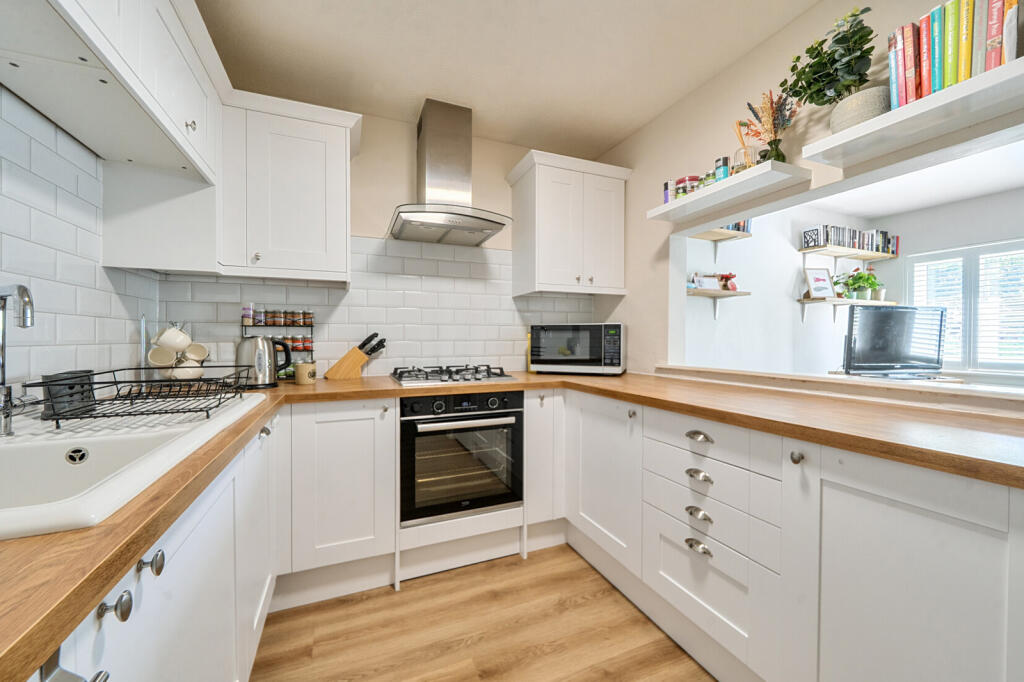 Avenue House, Chesham - View 5