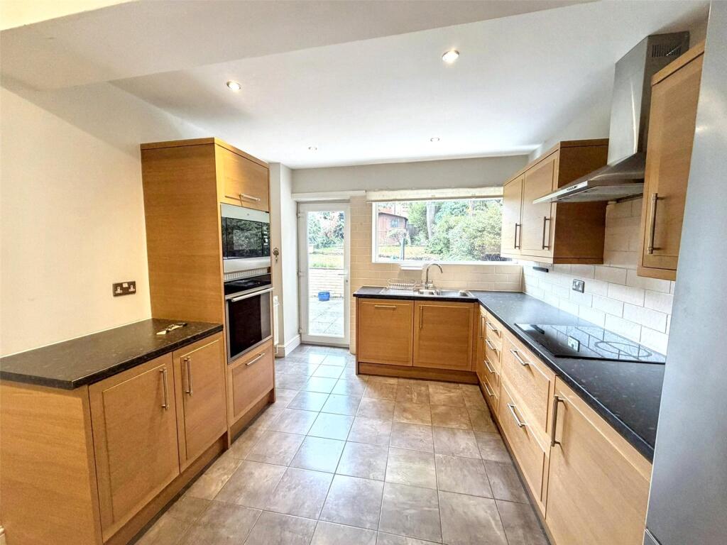House in Enfield, Oakwood, Southgate - More