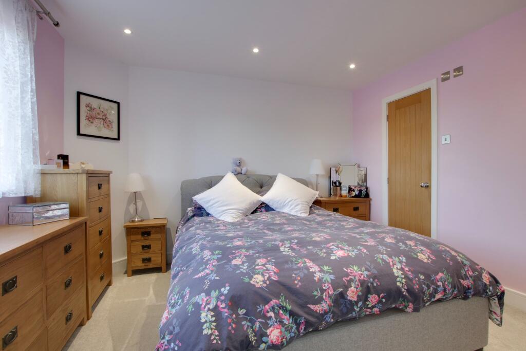 House in Portsmouth - View 5