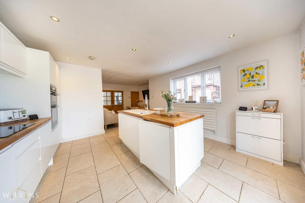 House in Tamworth, Polesworth CP - More