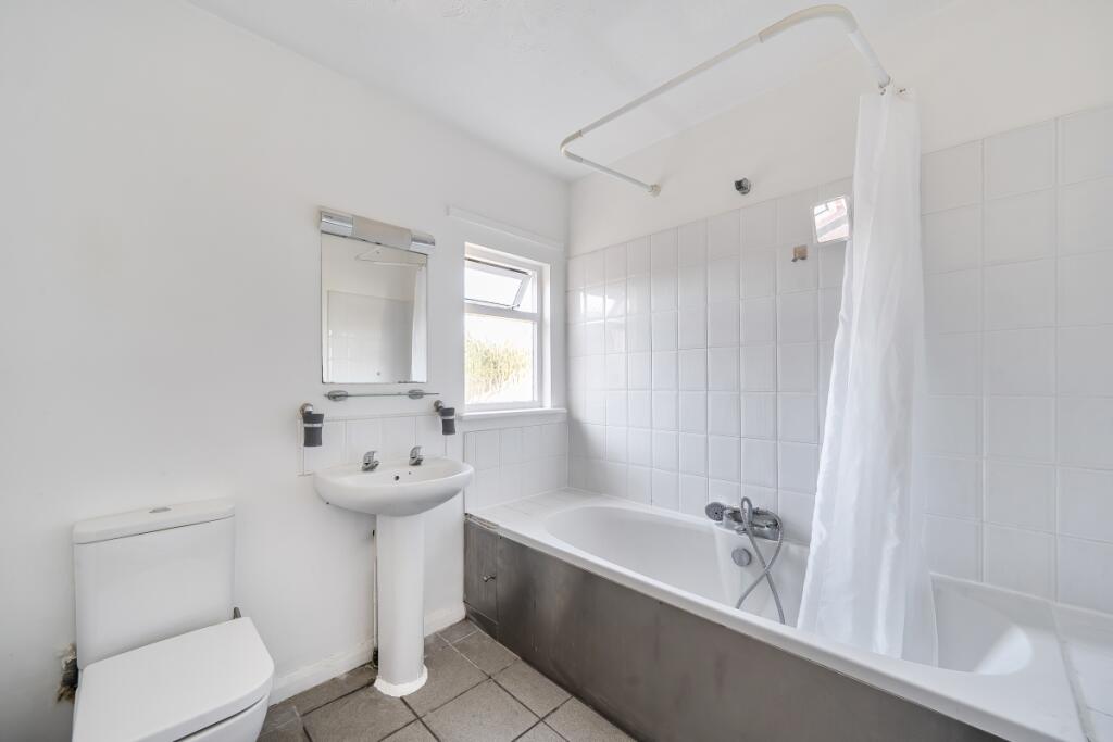 Apartment in Brighton - View 5